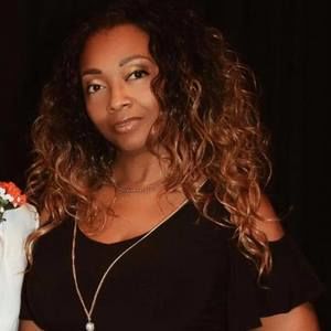 Meet your Posher, Natisha